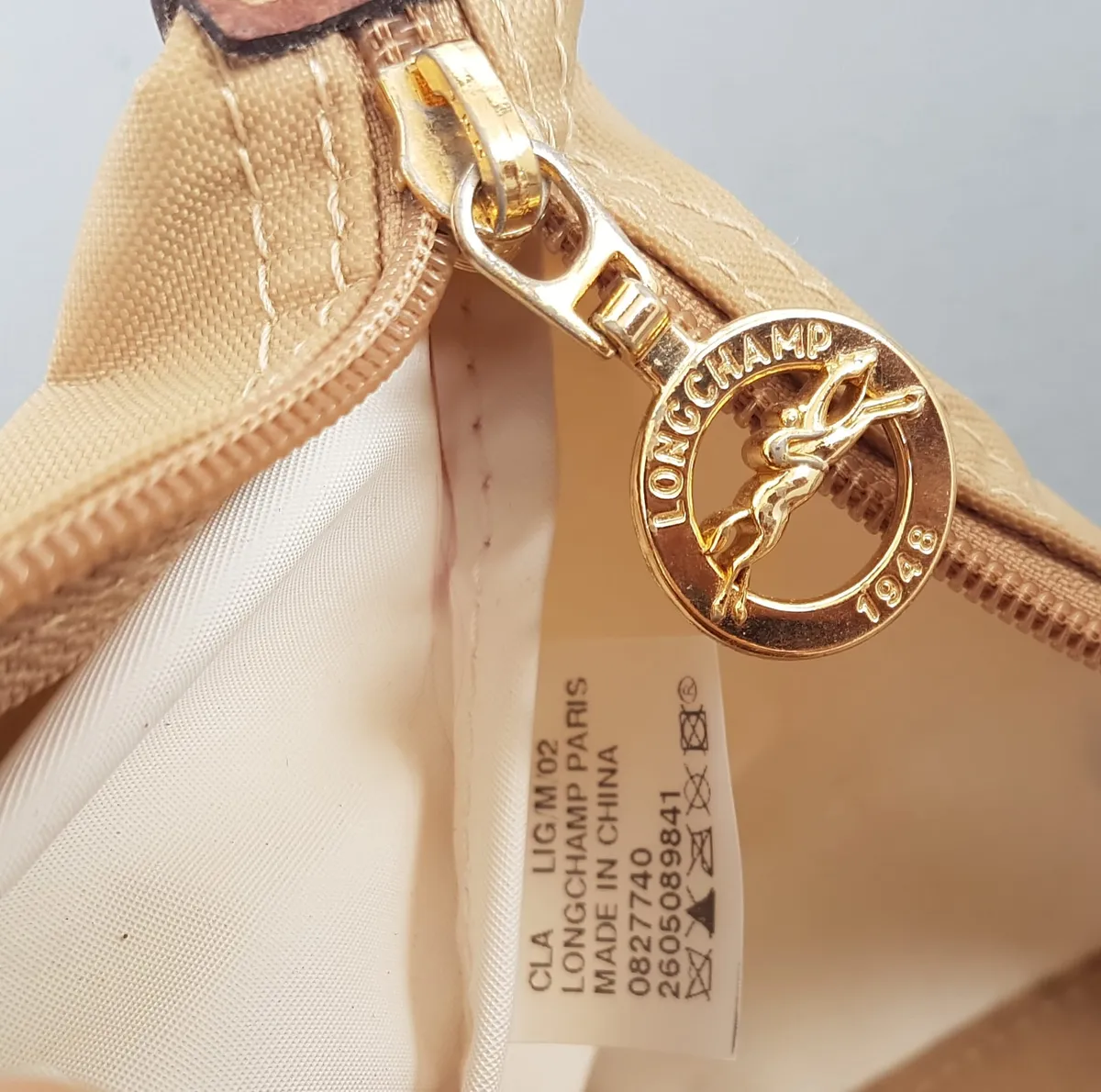 Longchamp Original LONG CHAMP Tote Bag, Beige Longchamp Le Pliage Nylon Handbag, Shoulder Straps, Snap-Flap Closure, Cosmopolitan, Haute Couture, Luxury Handbag, Urban Style, Pop Culture, Sophistication, Streetwise, Your Everyday Bag - Photo 7