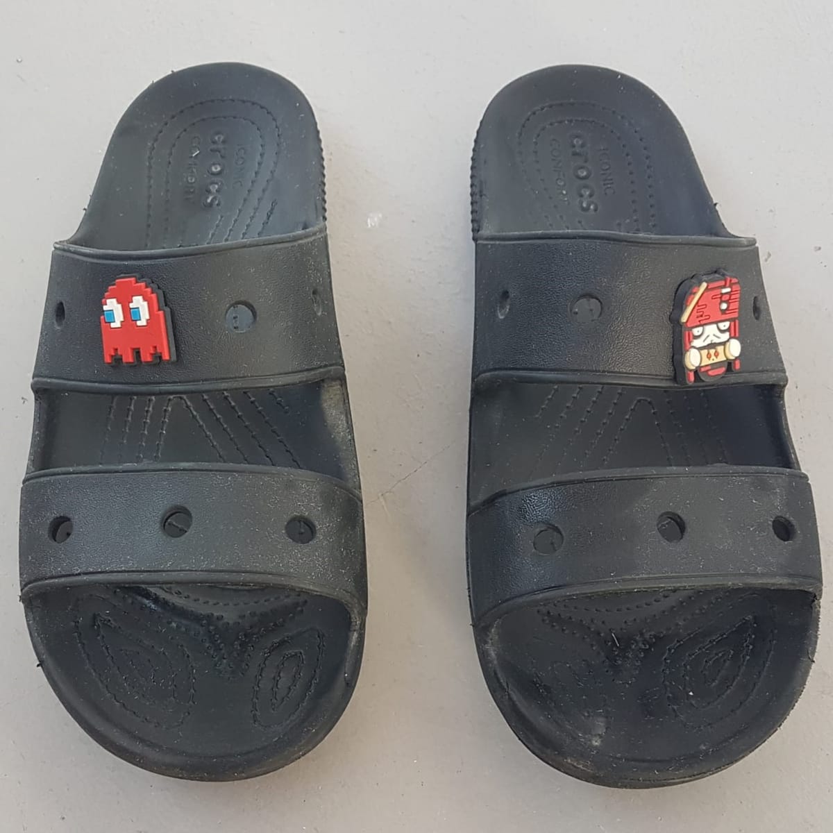 CROCS Original CROCS Clogs, Cosmopolitan Sandals, Size US 7 (M) 9 (F) on base, Cool Designer Shoes, Black Clog with 2 Jibbitz Charms, Timeless Appeal, Sleek Sliders, Slip-on, Fun Footwear, Cult Street Fashion, Urban Style, Sophistication, Streetwise, Pop Culture - Photo 3