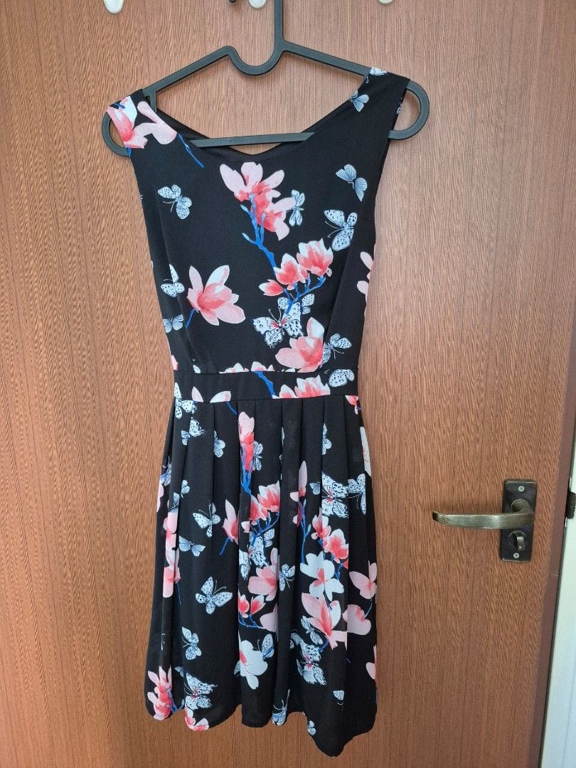 Cute XS Floral Dress - Perfect for Special Occasions 🌸