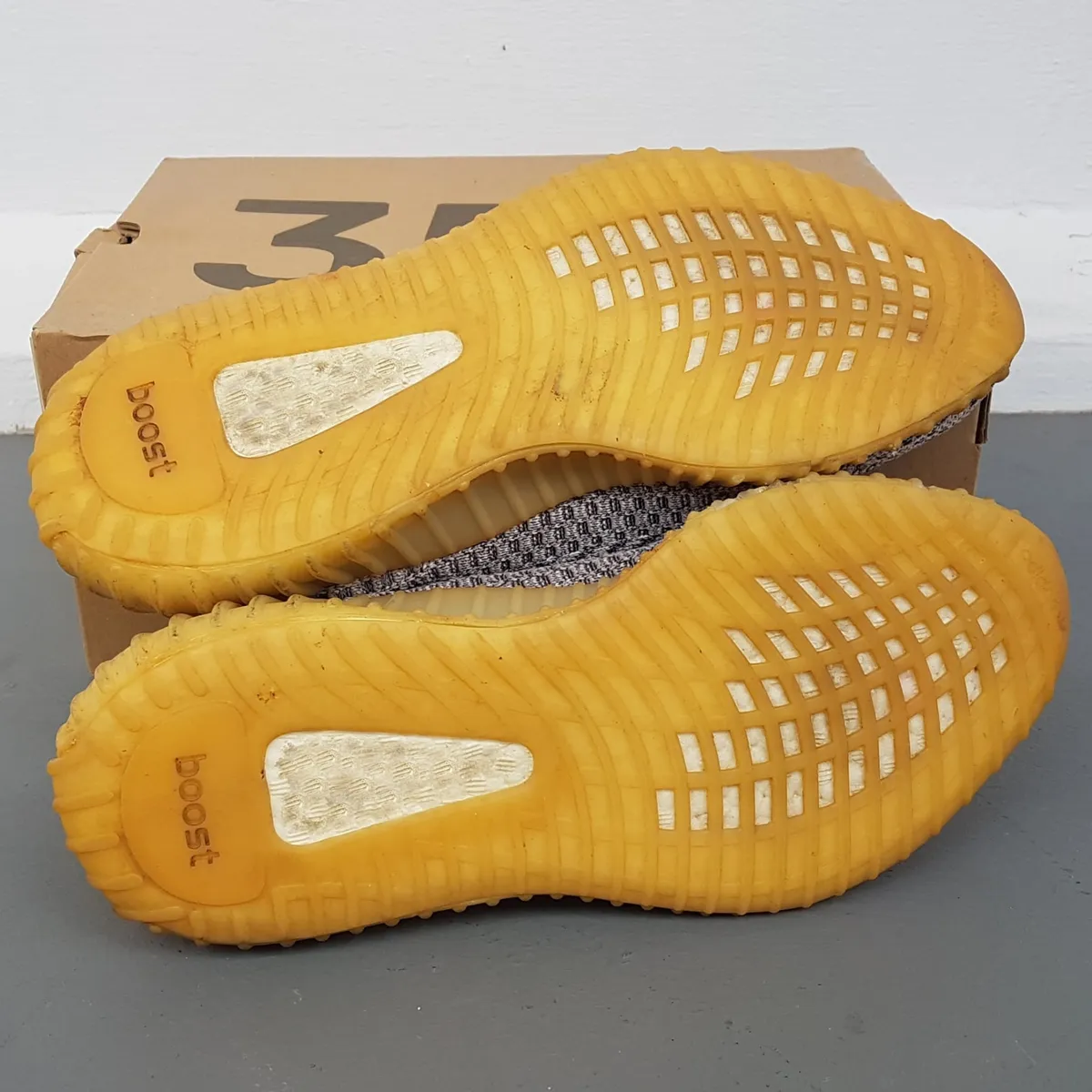 Adidas Original Adidas Yeezy Boost 350 V2 Ash Pearl Shoes, Exclusive Yeezy X Adidas Sneakers, Cosmopolitan, US 9.5, UK 9, FR 43 1/3, JP 275, Iconic Kanye West Model, Luxury Living, Pop Culture, Hip Hop, Rock Star, Sophistication, Streetwise, Everyday Fashion - Photo 5