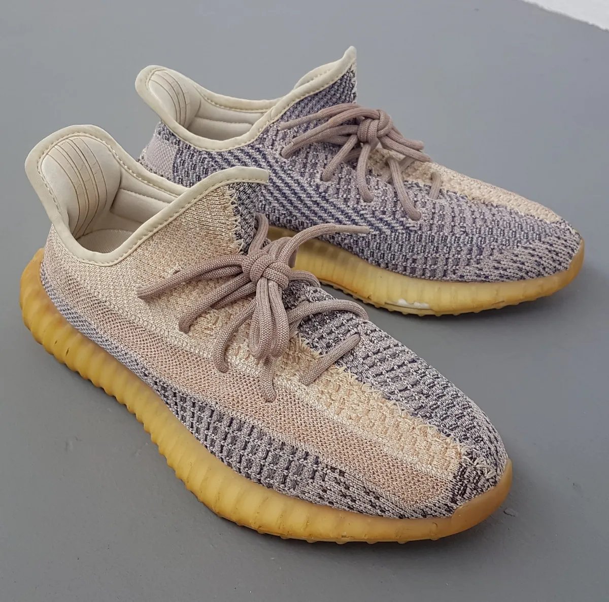 Original Adidas Yeezy Boost 350 V2 Ash Pearl Shoes, Exclusive Yeezy X Adidas Sneakers, Cosmopolitan, US 9.5, UK 9, FR 43 1/3, JP 275, Iconic Kanye West Model, Luxury Living, Pop Culture, Hip Hop, Rock Star, Sophistication, Streetwise, Everyday Fashion