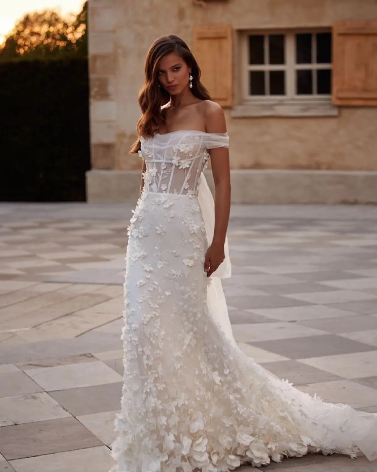 Milla Nova Jezabelle gown size UK 6-8