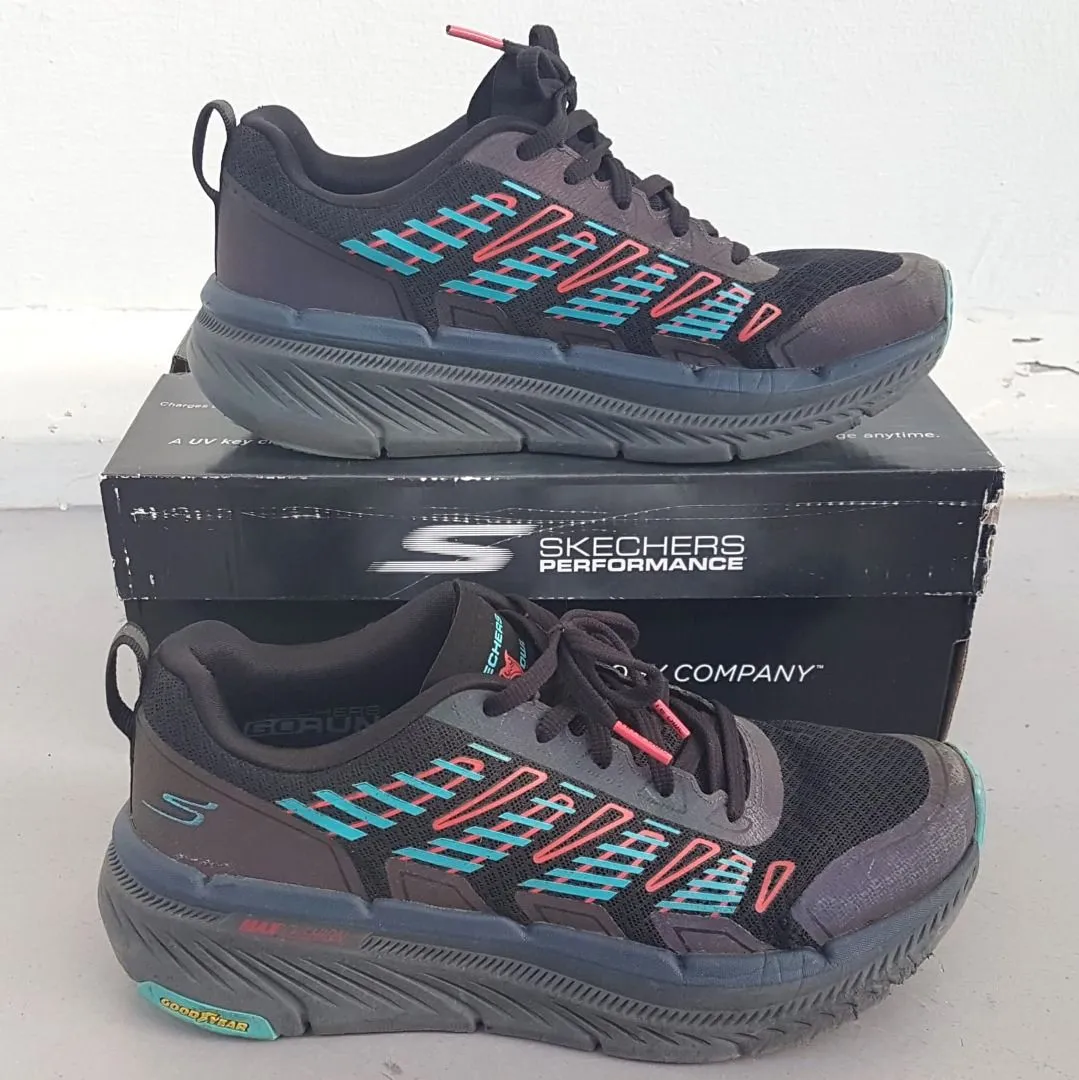 Skechers Original SKECHERS Designer Shoes, US 8, UK 7, EU 41, CN 26, Tokyo Nite Owl Sneakers, Glow in the Dark, Cosmopolitan, Hyper Pillars, Air-Cooled, GOGA Mat, Max Cushioning, Lightweight, Sophistication, Timeless Appeal, Urban Style, Cult Street Fashion - Photo 6