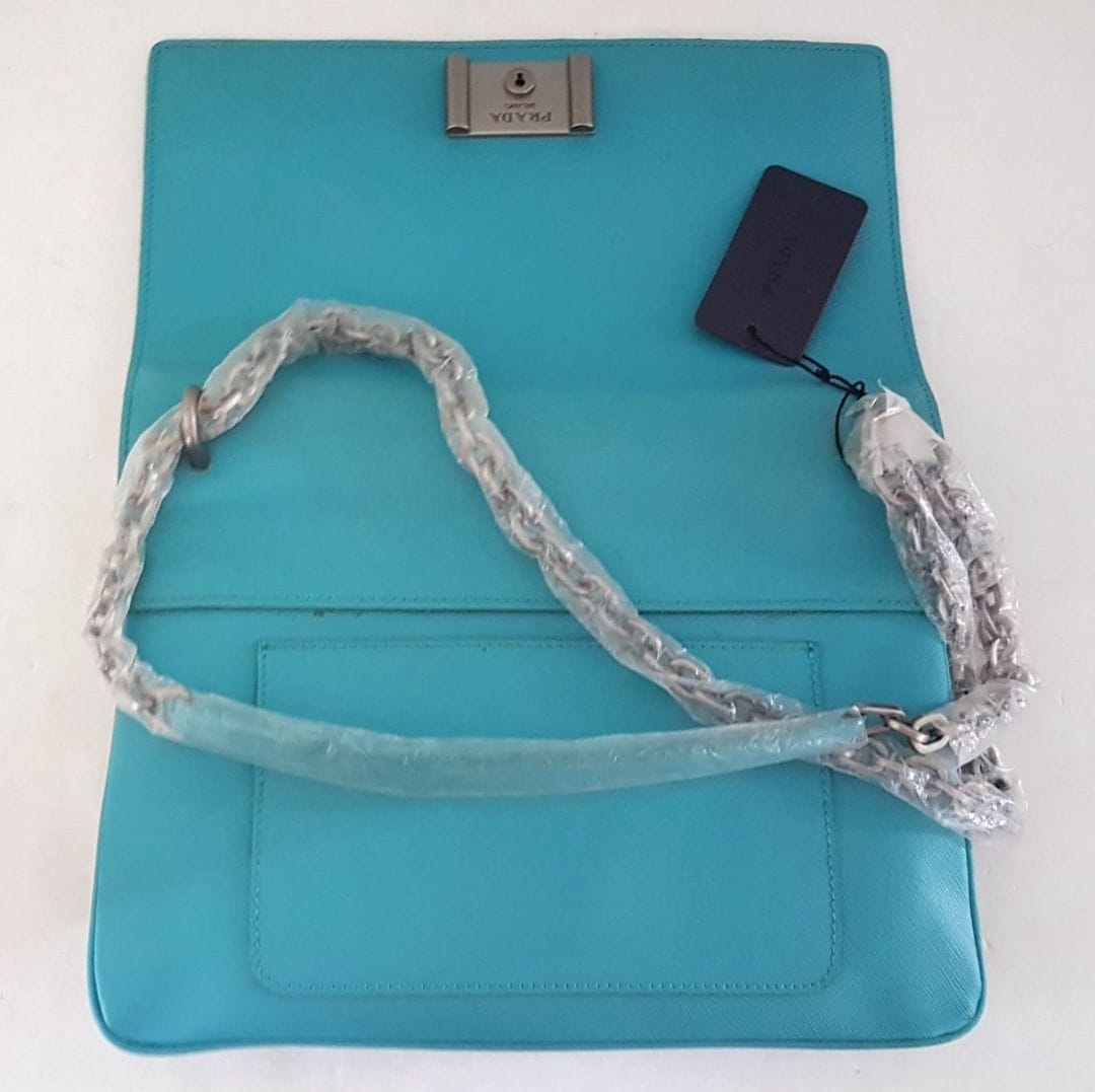 Prada PRADA Vitello Sling Bag, Original Prada Metal Closure, Prada Accordion Lock & Key Model, Made in ITALY, Retail $2400, Chain Strap, Leather Handbag, Sleek Design, Sophistication, Streetwise, Timeless Classic, Luxury Lifestyle, Pop Culture, Catwalk, Runway - Photo 4