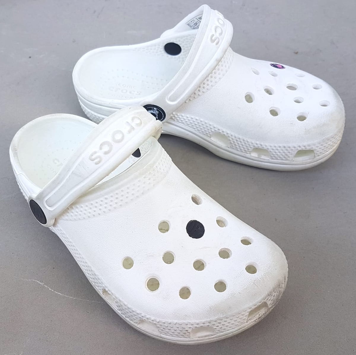 Original CROCS Clogs, Creamy White Model, Cosmopolitan, Children Size 11, Classic Crocs Clogs Sandals, Unique Designer Shoes, Sliders, Slip-on, Fun Footwear, Urban Style, Timeless Appeal, Cult Street Fashion, Pop Culture, Everyday Shoes