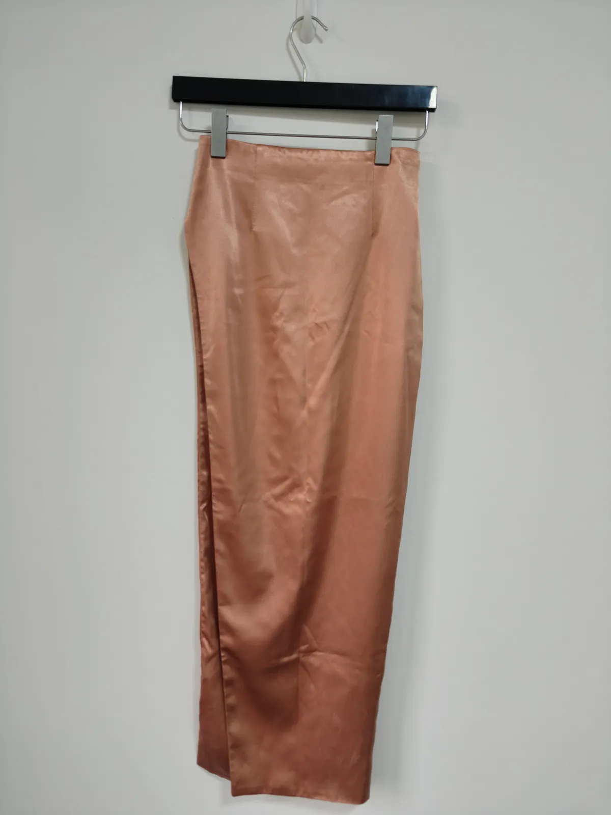Chic Satin Midi Skirt