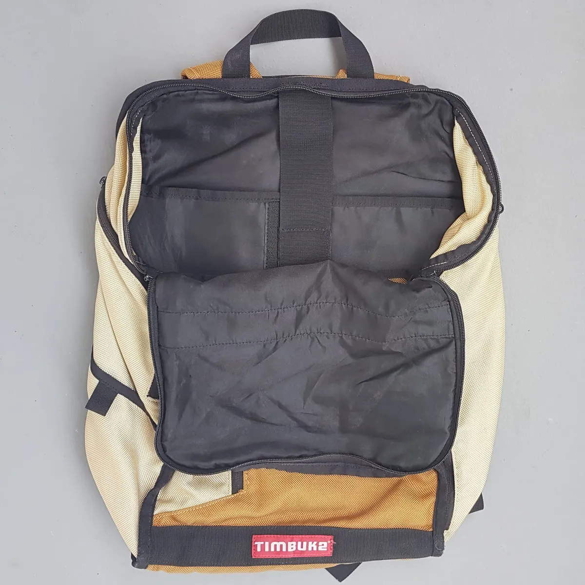 TIMBUK2 Original TIMBUK2 Backpack, Travel Pack, 2-Tone Vibrant Orange & Khaki Haversack, Stylish Rucksack, Cool Carrier, Overnight Bag, Campus, Work, Backpacker, Weekender, Versatile Design, Urban Style, Sophistication, Streetwise, Outdoor Gear, Everyday Fashion - Photo 10