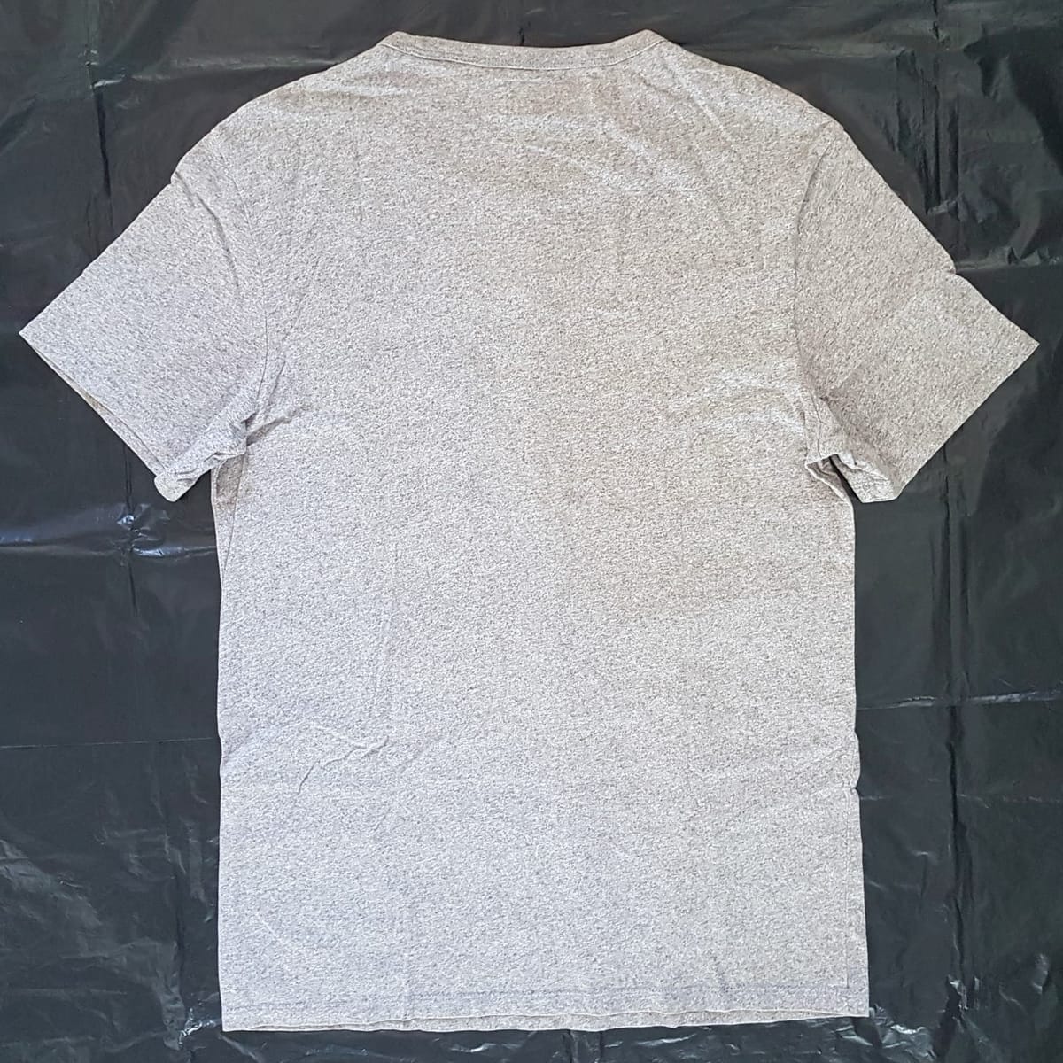 Levi's Retro Levi’s Designer T-Shirt, Cosmopolitan, Vintage Levi’s Strauss, San Francisco, Original Levi’s Pocket Shirt, Cool Grey Tee, Sleek RED Tag, Timeless Classic, Sophistication, Streetwise, Urban Style, Pop Culture, Hip Hop, Rock Star, Cult Street Fashion - Photo 2