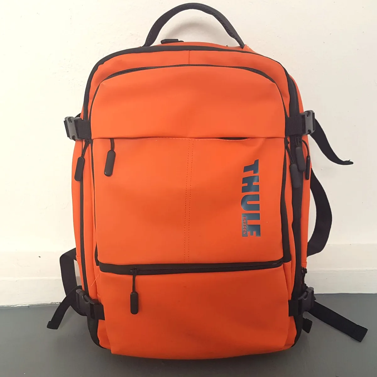 THULE from Sweden THULE Chasm Backpack, SWEDEN, Luxury 40L Haversack cum Duffel, 2 in 1 Design, Autumnal Orange Colorway, Durable Weather Resistant, Commute, Travel, Laptop Pack, Outdoor Gear, Dual Compression Buckles, Top & Side Handle, Sophistication, Cult Street Fashion - Photo 3