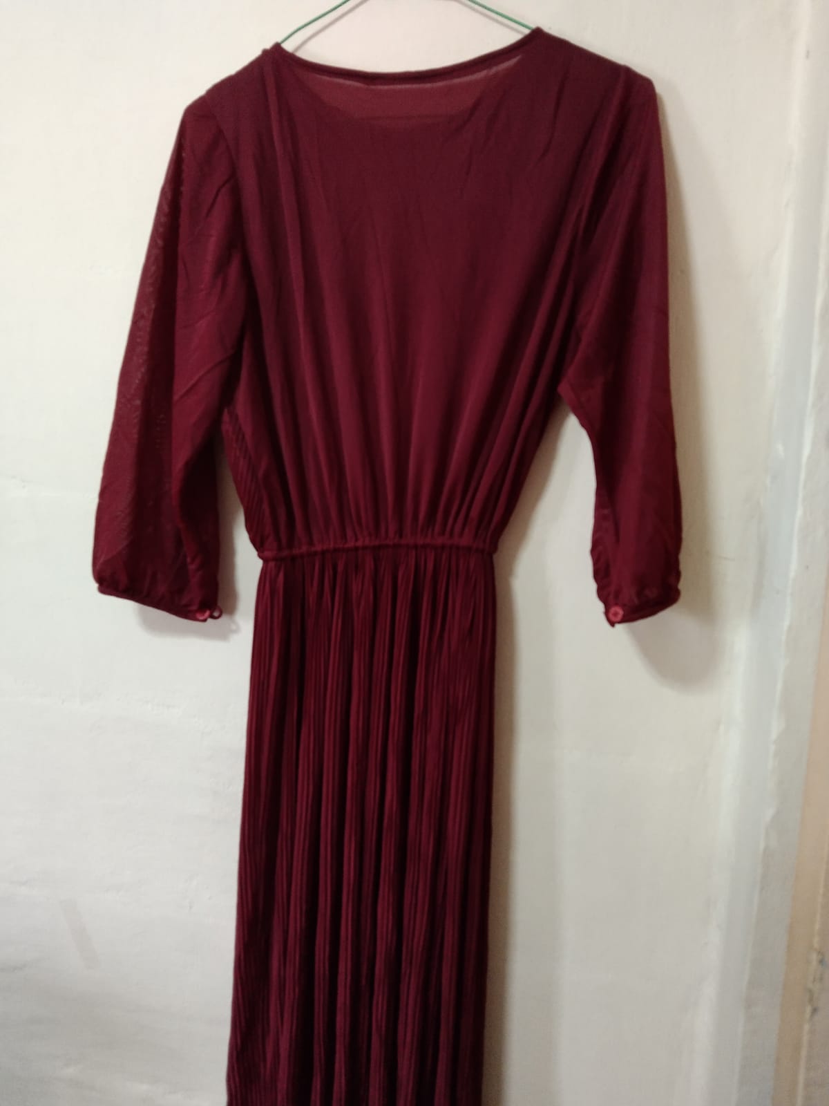 Elegant Burgundy Long-Sleeve Maxi Dress