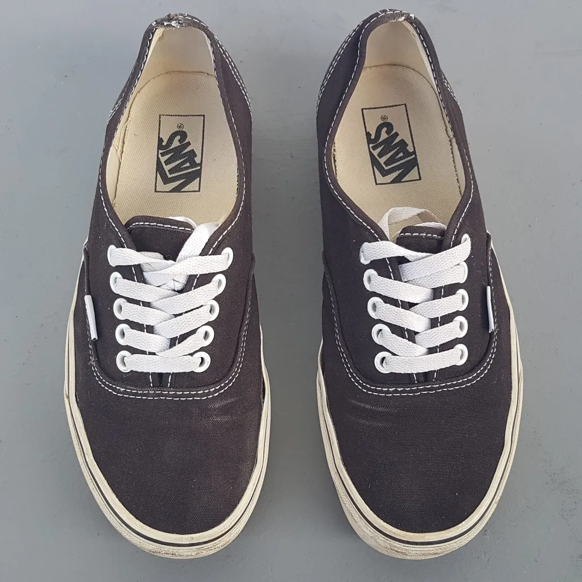 VANS Original Vans Black Canvas Shoes, Cosmopolitan, US 8, UK 7, EUR 40.5, CM 26, Classic VANS Sneakers, Old Skool, Pop Culture, Hip Hop, Rock Star, Urban Style, Cult Street Fashion, Sophistication, Streetwise, Roadster, Stunt, Skate, Surf - Photo 2