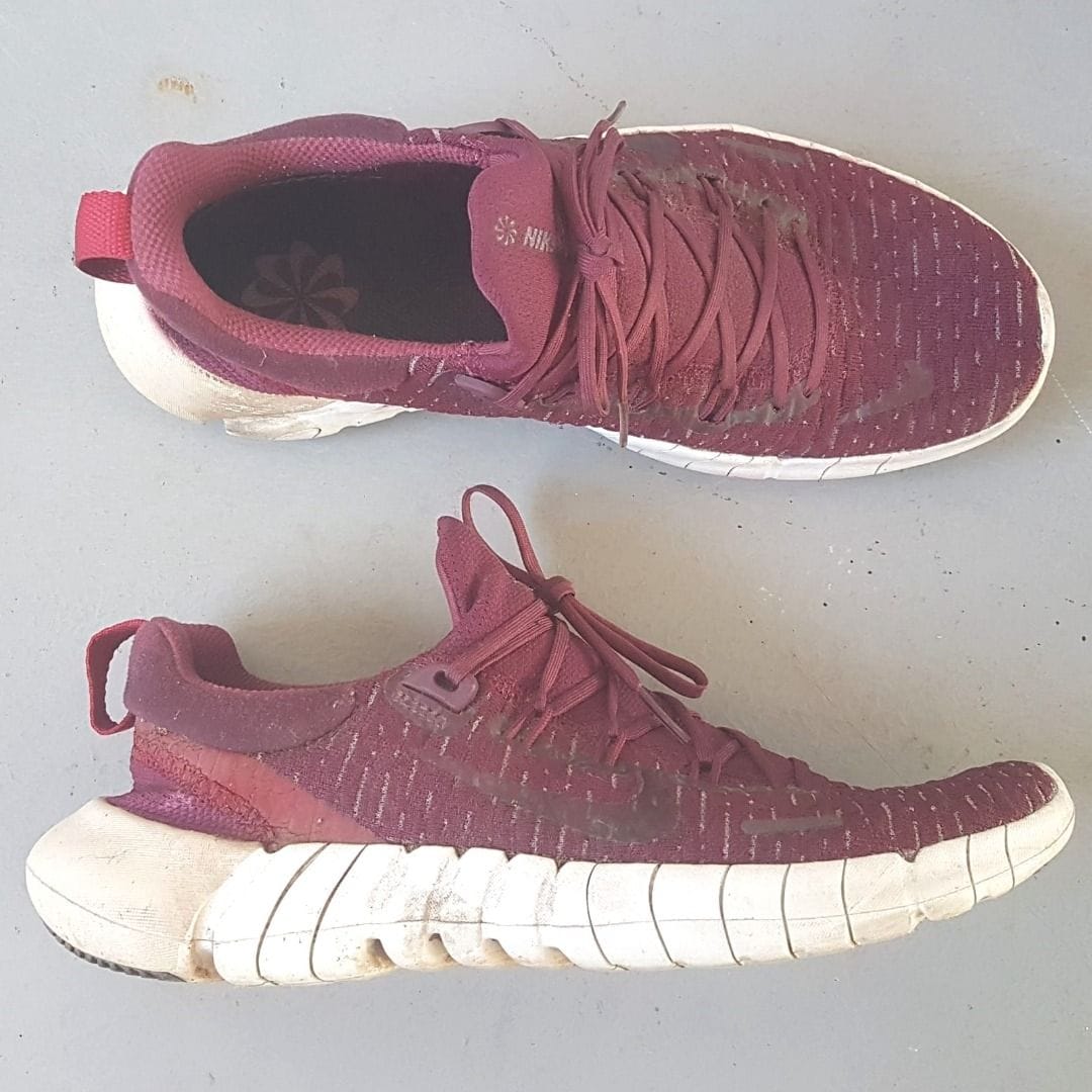 NIKE Free Run 5.0 Burgundy Sneakers (US 8, EU 39)