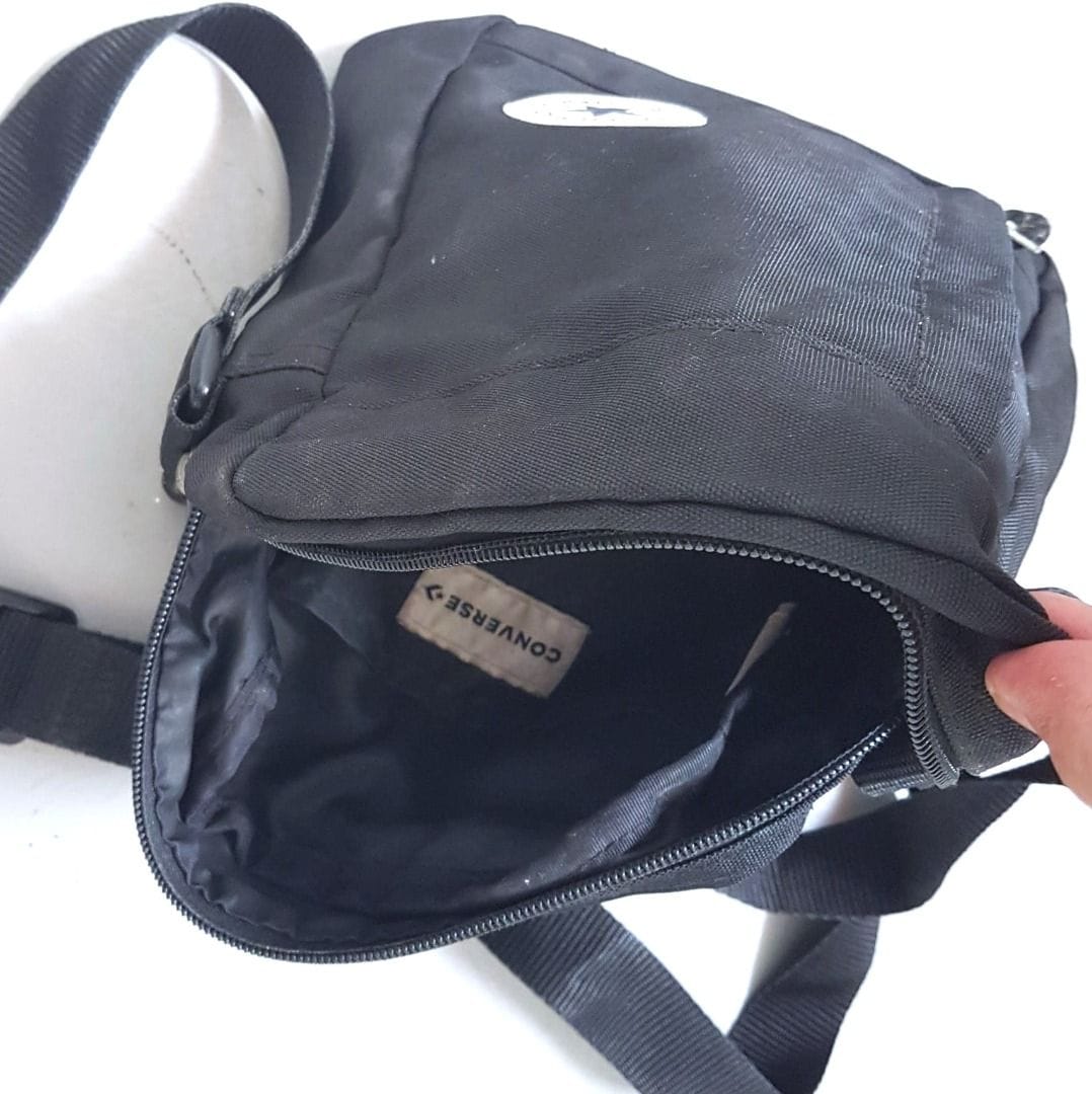 Converse Chuck Taylor Crossbody Sling Bag - Minimal Vibes - Photo 3