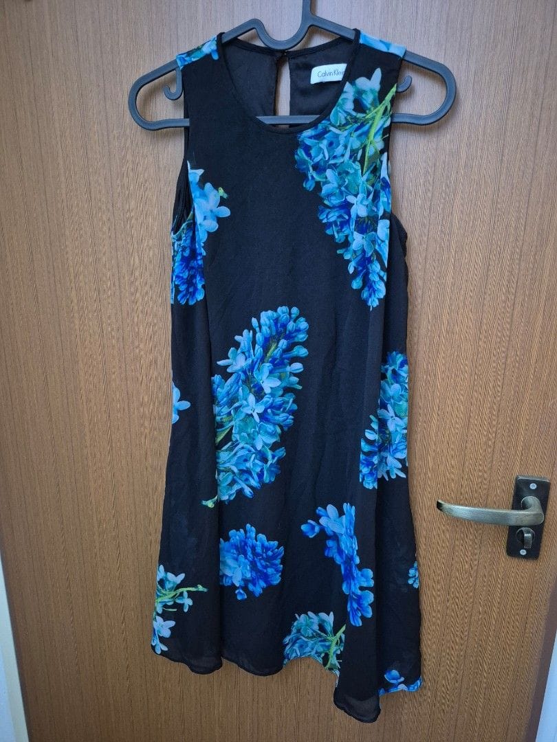 Calvin Klein Sleeveless Calvin Klein Floral Dress 🌸 - Photo 4