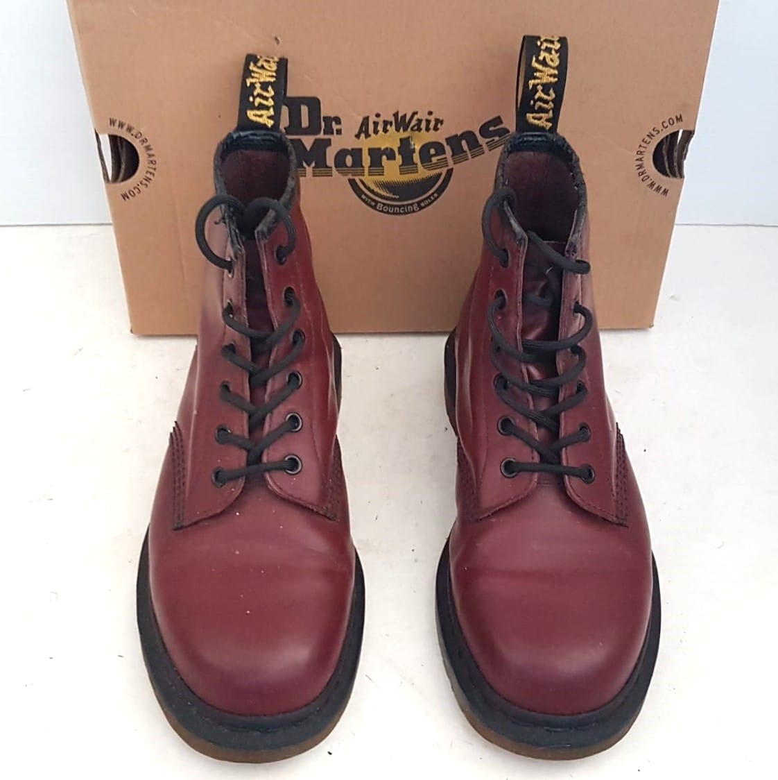 DOC MARTENS Vintage Dr. Martens 1460 Cherry Red Smooth Leather Lace Up Boots, US 9, UK 8, EU 42, Cosmopolitan, Doc Martens AirWair Model, Air Cushion Sole, Luxury Lifestyle, Timeless Classic, Nostalgic Appeal, Pop Culture, Hip Hop, Rock Star, Urban Style - Photo 3