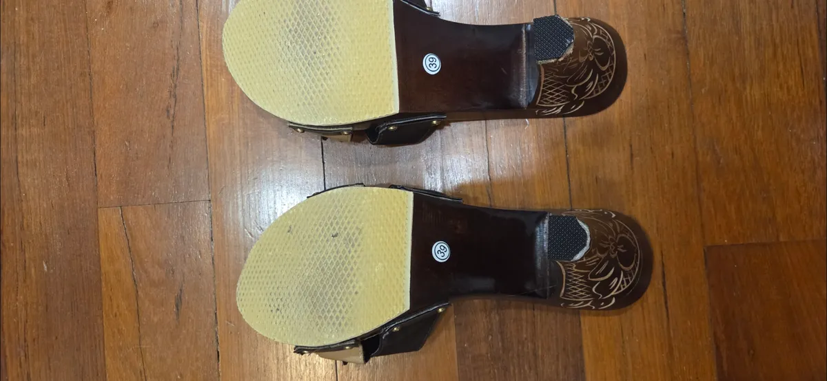 Chic and vintage heels mules (wood)  - Photo 2