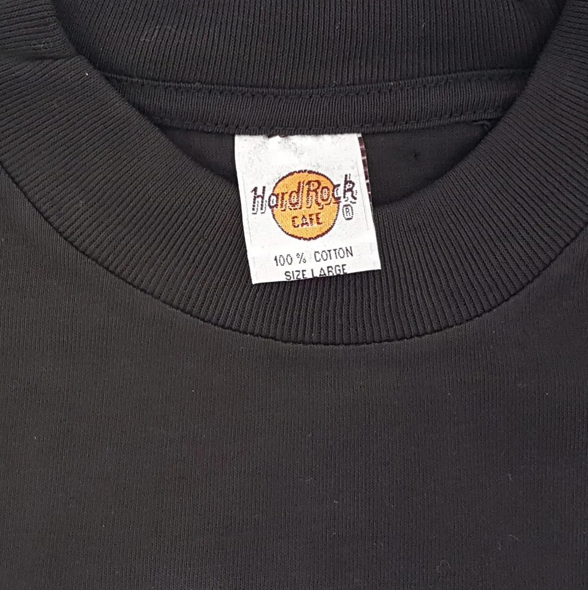 Hard Rock Cafe Vintage Hard Rock Cafe London T-Shirt, Cool Black Tee, LARGE Top, Classic Globe Logo, Cosmopolitan, Souvenir, Urban Style, Timeless Appeal, Ready-to-wear, Sophistication, Pop Culture, Hip Hop, Rock Star, Cult Street Fashion, Summer Holiday - Photo 2