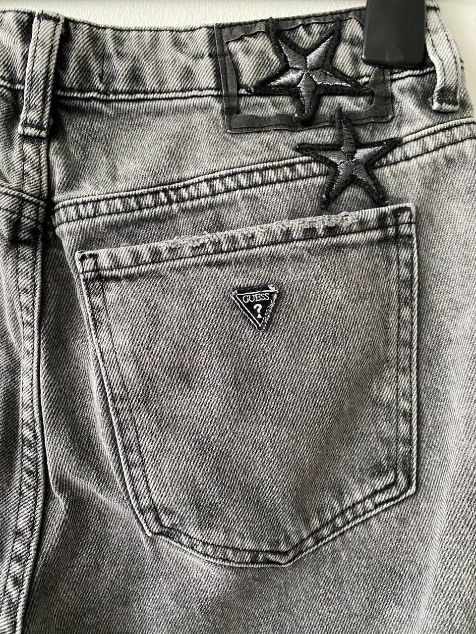 Guess GUESS Ninetees Mom-Fit Faded Distressed Grey Jeans With Embroidery (Size 27) - Photo 5