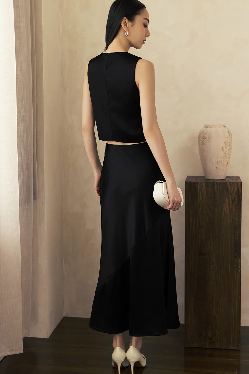 Fashmob Fashmob CLAIRE SATIN TIE TOP IN BLACK in Size XS - Photo 4