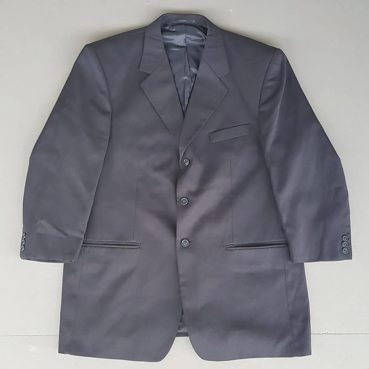 HALLENSTEINS HALLENSTEINS Men’s Collection, Black Tuxedo, Single Breasted Suits, Distinctive Western Styled Yokes, Padded Shoulder Coat, Two Front Buttons, Designer Tailored Blazer, Extra LARGE Topcoat, Overcoat, Business Wear, Outerwear, Timeless Classic - Photo 3