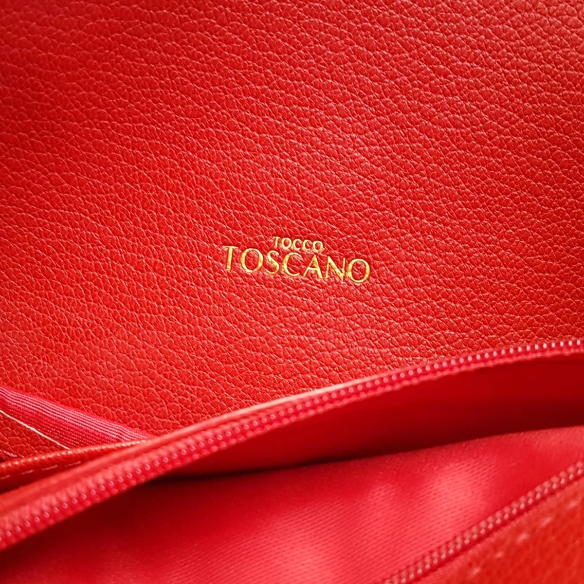 Tocco Toscano Original TOCCO TOSCANO Tote Bag, Duffel Bag, Cosmopolitan, Cool RED Leather Bag, Sleek Designer Handbag, Toscano from ITALY, Shoulder Sling, Sophistication, Luxury Lifestyle, Urban Style, Pop Culture, Cult Street Fashion, Timeless Appeal - Photo 4