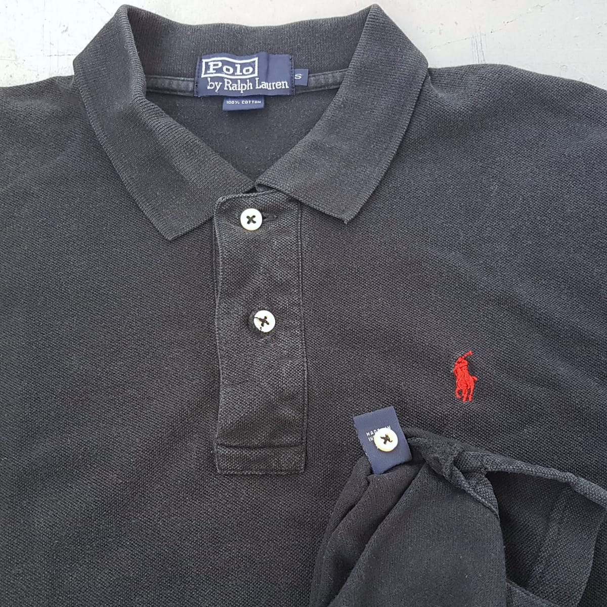 Ralph Lauren Original POLO by Ralph Lauren Designer Shirt, 2 Buttons Polo Shirt, Cosmopolitan, Retro Black Top, Red RL Polo Logo, Luxury Lifestyle, Sleek Model, Urban Style, Sophistication, Streetwise, Vintage Apparel, Timeless Classic, Pop Culture, Cult Street Fashion - Photo 2