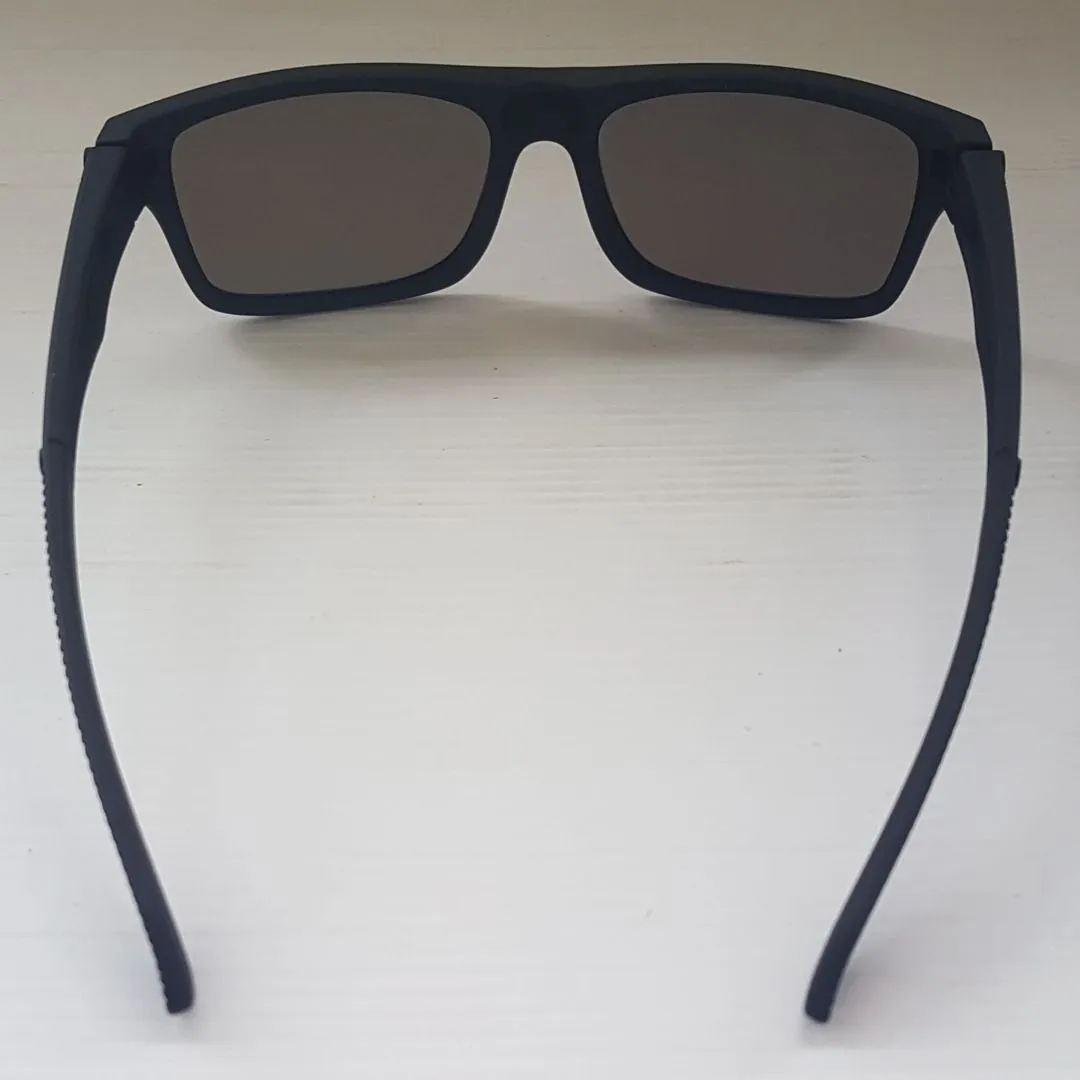 Johnson & Johnson Johnson & Johnson Vision Sunglasses, Polarized Blue Mirrored Lenses, UV Protection, Cosmopolitan, Sunshades, Sleek Designer Shades, Professional Eyewear, Safety Glasses, Cool Looking Goggles, Sophistication, Streetwise, Pop Culture, Everyday Fashion - Photo 5
