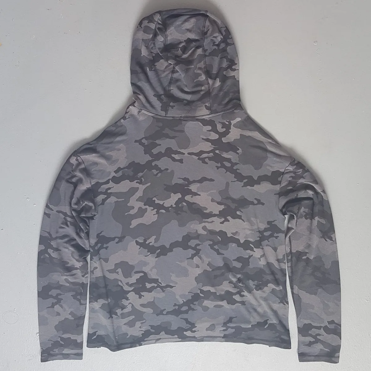 Under Armour Under Armour Hoody Pullover, Black Camo Sweater, Neon Green Logo Cosmopolitan, UA Hooded Jumper, Cool XL Outerwear, Sleek Designer Hoodie, Sporty Tracksuit, Warm Jacket, Timeless Appeal, Urban Style, Sophistication, Travel Essentials - Photo 2