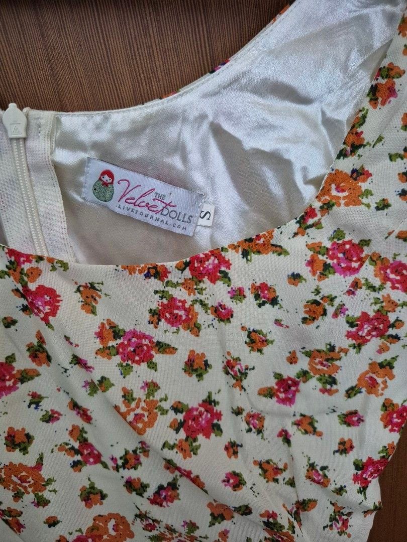 The Velvet Dolls Velvet Dolls chic floral playsuit - Photo 3