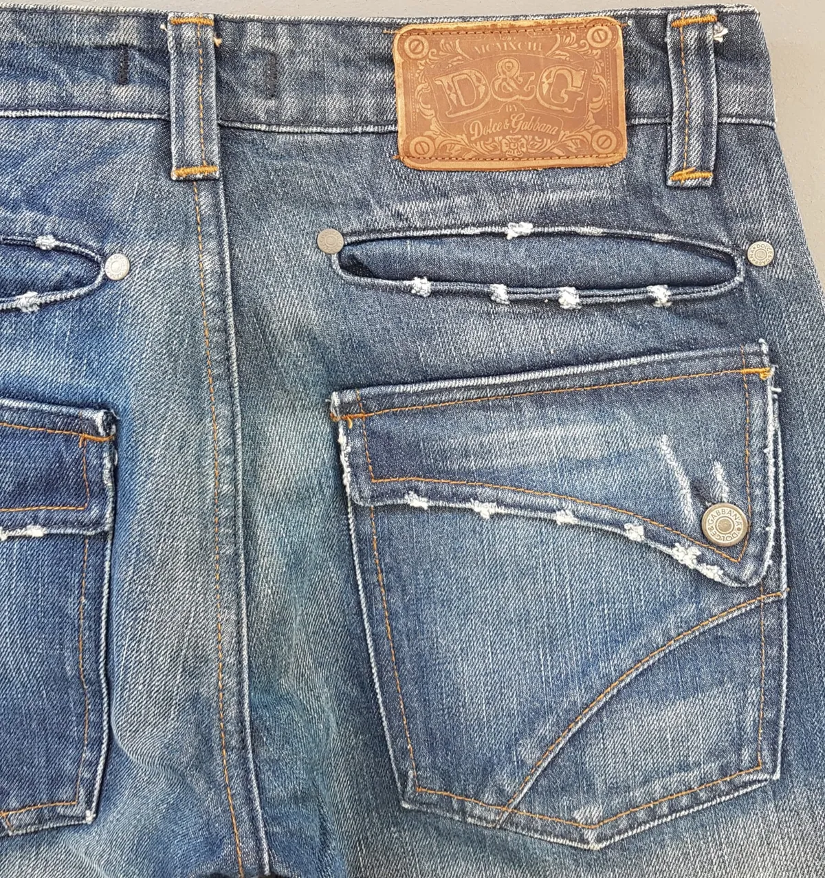 Dolce & Gabbana Retro DOLCE & GABBANA Denim Jeans, Cool Bootcut Flare Jeans, Size 29 D&G Bottoms, Double Front & Back Pockets, ITALIAN Designer Wear, Sophistication, Nostalgic Appeal, Vintage Pants, Timeless Classic, Luxury Living, Pop Culture, Cult Street Fashion - Photo 4