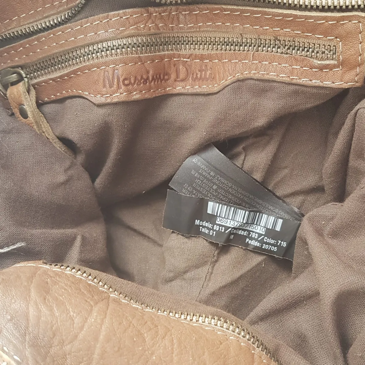 Massimo Dutti  Original Massimo Dutti Tote Bag, Peach-Tone Brown Leather Bag, Double Shoulder Straps, Distinctive Buckle Accents, Decorative Tassel Charm, Luxury Shoulder Bag, Duffel, Hand Carry, Cosmopolitan, Spacious Handbag, Sophistication, Everyday Bag - Photo 9