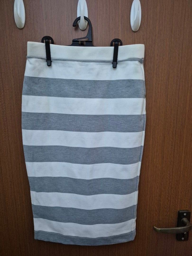 Uniqlo White & Grey Striped Pencil Skirt (Size S)