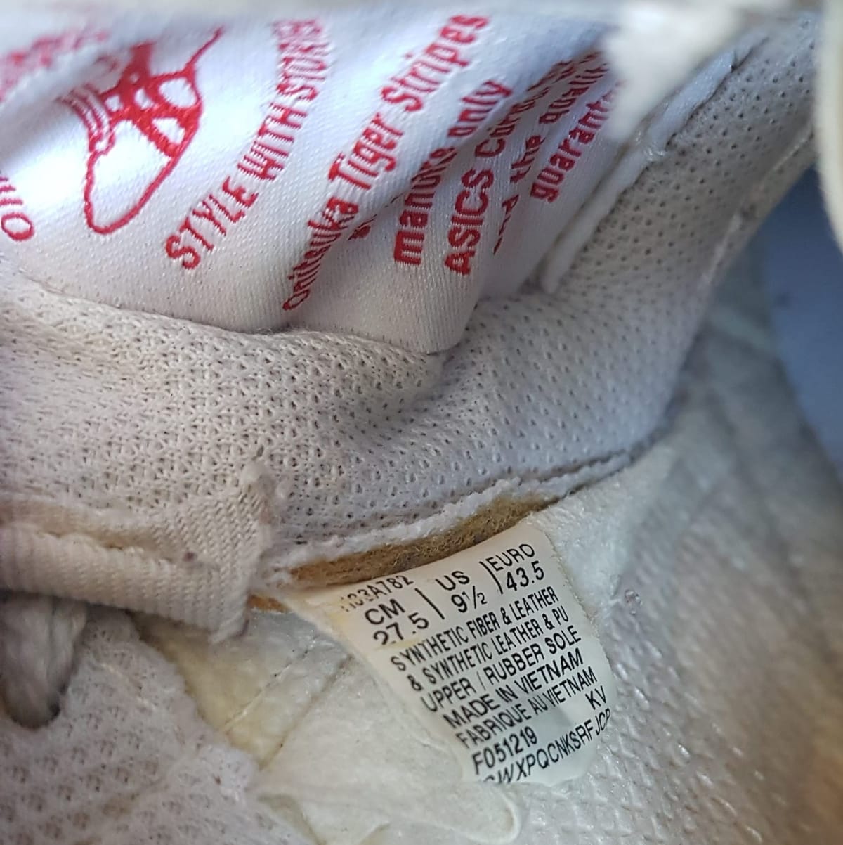 Onitsuka Tiger  Original Onitsuka Tiger Designer Sneakers, Size US 9.5, EU 43.5, CM 27.5, Cosmopolitan, JAPAN, Fabre BL-S Classic Ankle Top Shoes, White Leather Model, Red Sole, Sleek Design, Streetwise, Sophistication, Limited Edition, RETAIL $285, Roadster, Urban Style - Photo 4