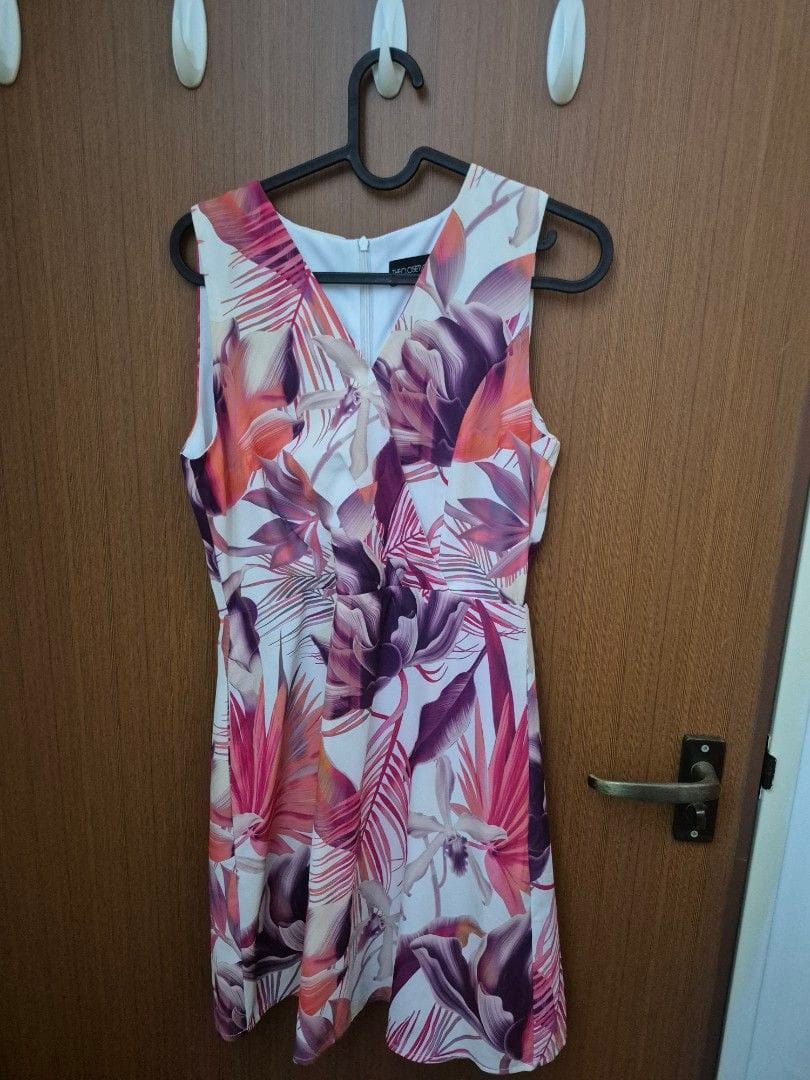 The Closet Lover Floral Sleeveless Dress (Size M)