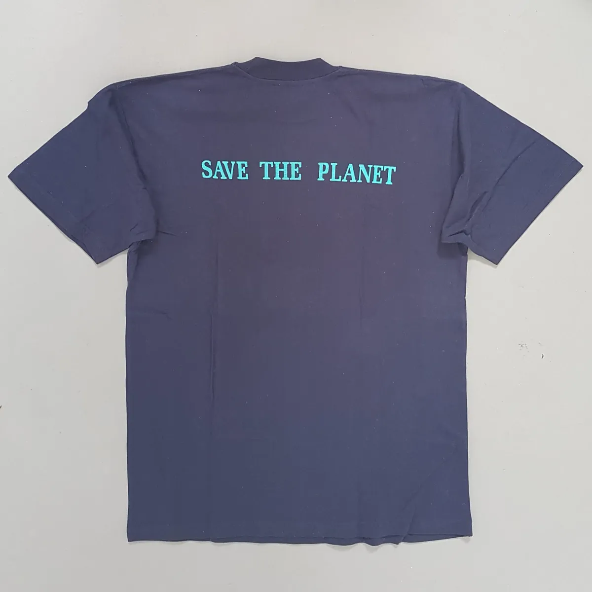 Hard Rock Cafe Original Hard Rock Cafe BEIJING "Save the Planet" T-Shirt, Navy Blue Tee, LARGE Crewneck Top, Vintage Hard Rock Graphic Shirt, Cosmopolitan, Urban Style, Timeless Appeal, Sophistication, Pop Culture, Hip Hop, Rock Star, Cult Street Fashion, Souvenir - Photo 3