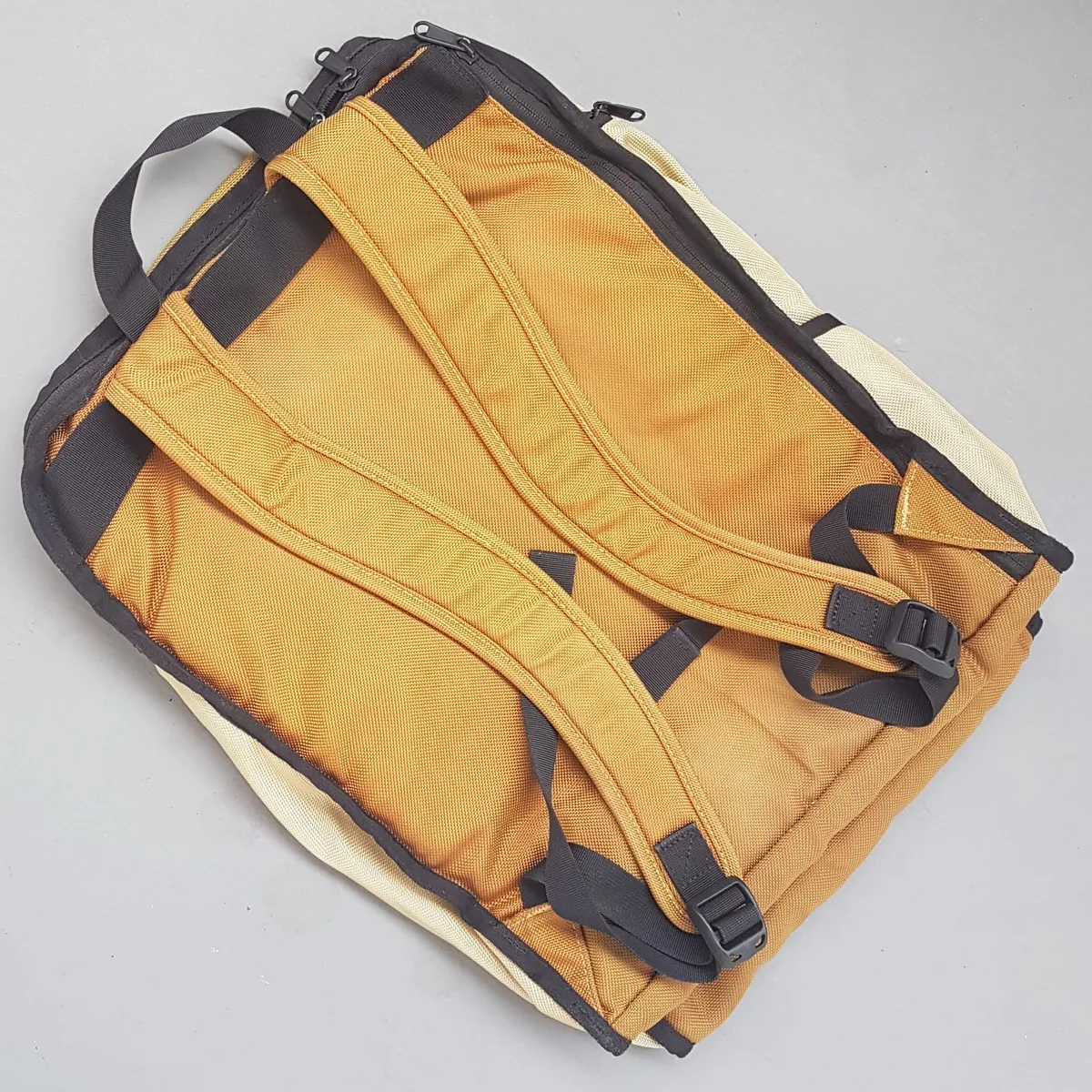 TIMBUK2 Original TIMBUK2 Backpack, Travel Pack, 2-Tone Vibrant Orange & Khaki Haversack, Stylish Rucksack, Cool Carrier, Overnight Bag, Campus, Work, Backpacker, Weekender, Versatile Design, Urban Style, Sophistication, Streetwise, Outdoor Gear, Everyday Fashion - Photo 2
