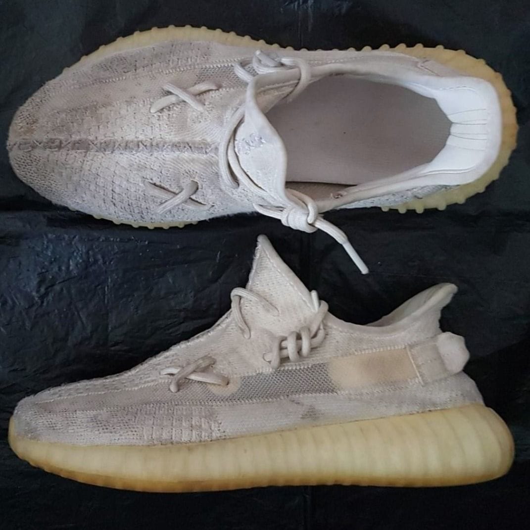 Adidas Yeezy Original Adidas Yeezy Boost 350 V2 Shoes, Light UV Model, US 9.5, UK 8.5, FR 42.5, Exclusive Yeezy X Adidas Sneakers, Luxury Living, Sleek Kanye West Design, Cosmopolitan, Catwalk, Runway Show, Pop Culture, Hip Hop, Rock Star, RETAIL $900, Limited Edition - Photo 8