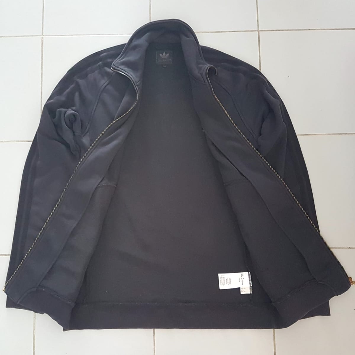 Adidas Vintage Muhammed Ali Limited Edition ADIDAS Jacket, GOAT, Greatest of All Time, Retro Adidas Zipper Jacket, Cosmopolitan, Black Tracksuit, Sleek ADIDAS Sweatshirt, Outerwear, 3X World Heavyweight Boxing Champion, Pop Culture, Timeless Classic - Photo 5