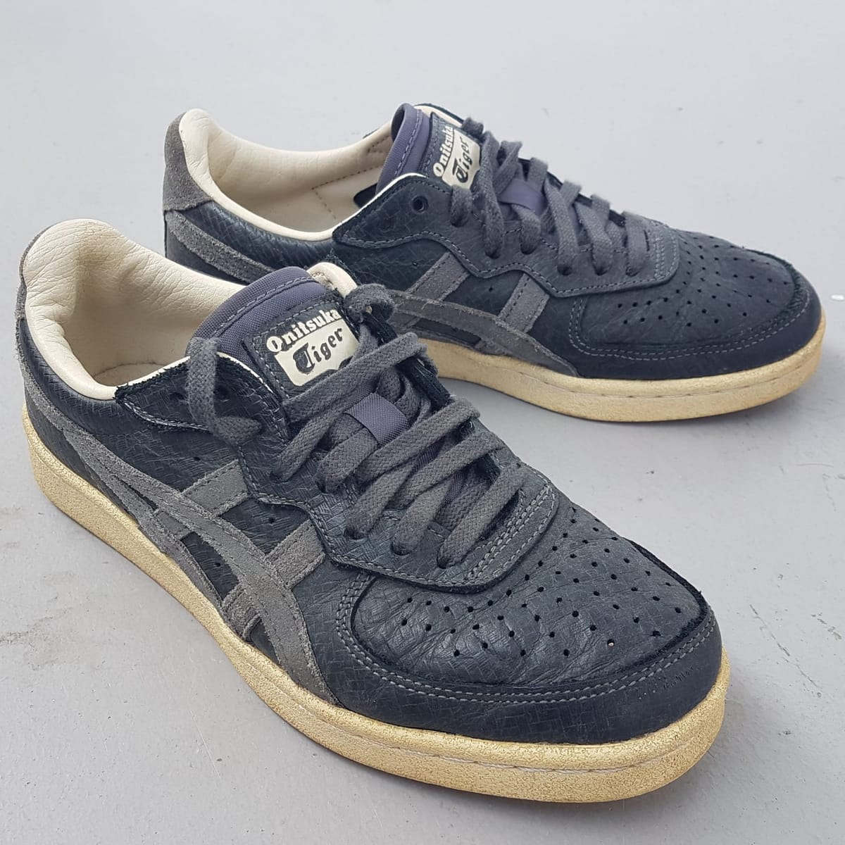 Onitsuka Tiger  Original Onitsuka Tiger GSM Designer Sneakers, US 5, EU 37.5, CM 23.5, Cosmopolitan, JAPAN, Black Leather Shoes, Gray Stripes, Sleek Tennis Model, Streetwise, Sophistication, Inspirational, RETAIL $230, Roadster, Urban Style, Pop Culture, Luxury Lifestyle - Photo 9