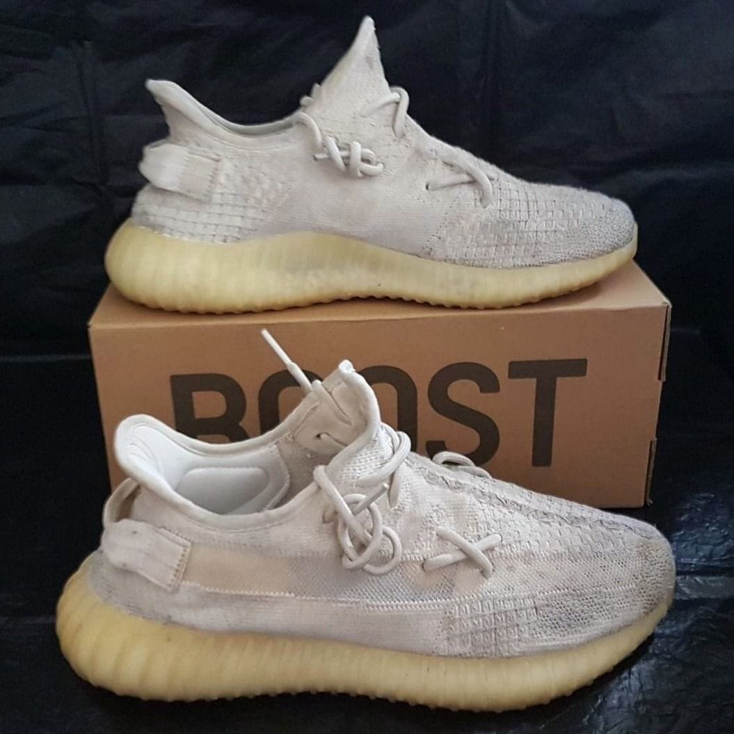 Adidas Yeezy Original Adidas Yeezy Boost 350 V2 Shoes, Light UV Model, US 9.5, UK 8.5, FR 42.5, Exclusive Yeezy X Adidas Sneakers, Luxury Living, Sleek Kanye West Design, Cosmopolitan, Catwalk, Runway Show, Pop Culture, Hip Hop, Rock Star, RETAIL $900, Limited Edition - Photo 5