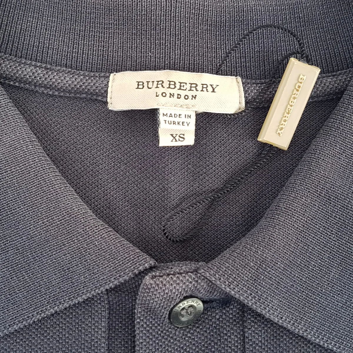 Burberry Original BURBERRY LONDON Polo Shirt, Cool Big Logo Gray Top, Iconic Embroidered Equestrian Knight Logo, 2 Buttons Polo Shirt, Burberry Tag, Luxury Lifestyle, Urban Style, Sophistication, Streetwise, Pop Culture, Summer Holidays, Timeless Appeal - Photo 5