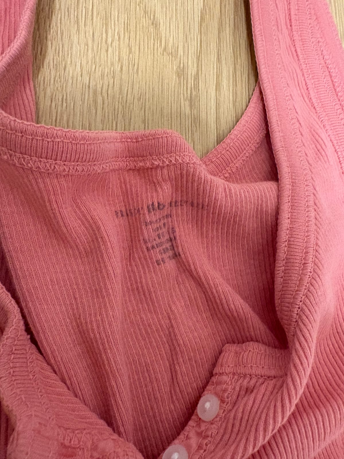 Brandy Melville Brandy Melville Coral Ribbed Henley Tank 🌸 - Photo 2