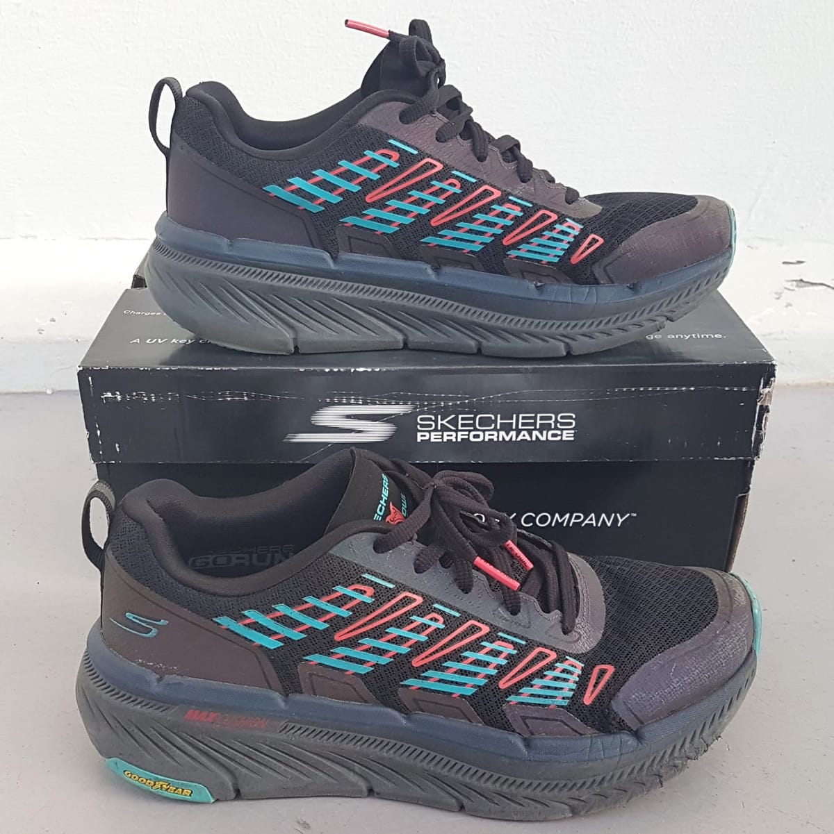Skechers Tokyo Nite Owl Sneakers, Glow in the Dark, US 8, UK 7, EU 41, Air-Cooled, GOGA Mat, Max Cushioning, Lightweight, Cool Go Run Shoes, Good Year Sole, Multi-Colors, Premier 2.0, Natural Rocker Technology, Sophistication, Cosmopolitan, Pop Culture