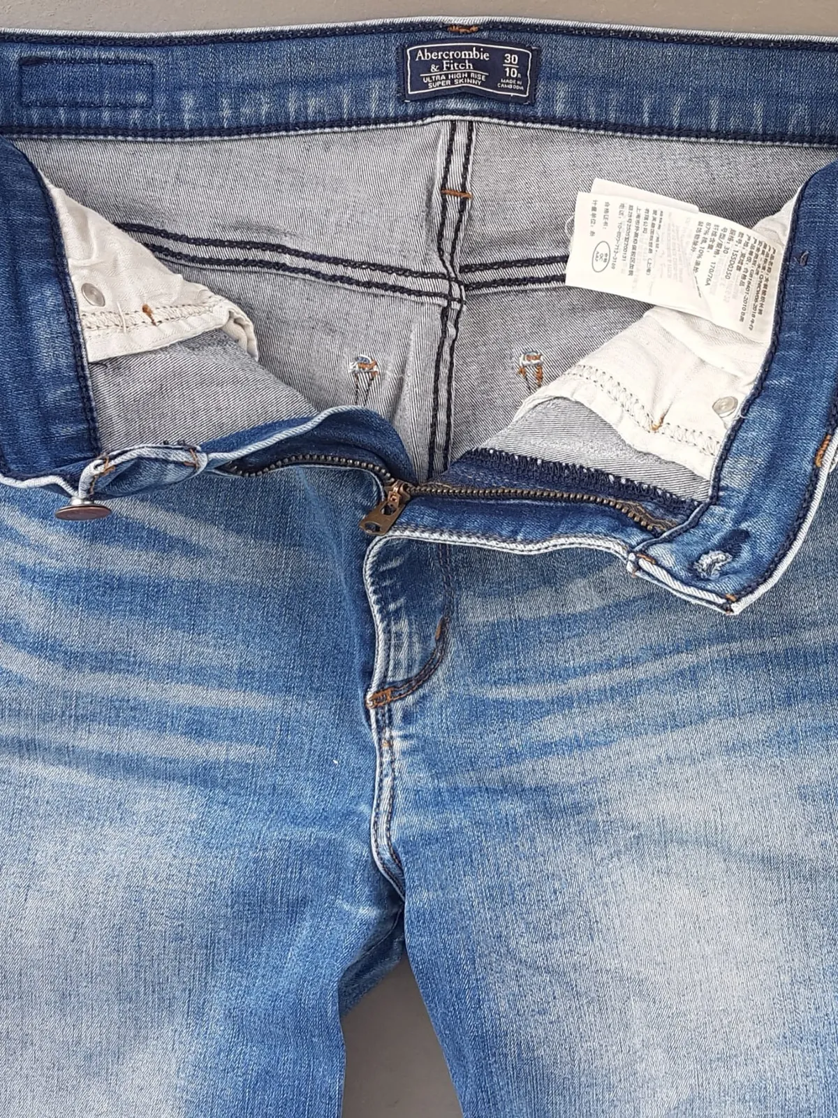 Abercrombie & Fitch Original Abercrombie & Fitch Denim Jeans, Ultra High Rise Super Skinny Jeans, Cosmopolitan, Size 30, Signature, Cool Stretchable Bottoms, AF Bootcut Model, Sophistication, Streetwise, Pop Culture, Hip Hop, Rock Star, Timeless Classic, Urban Style - Photo 9