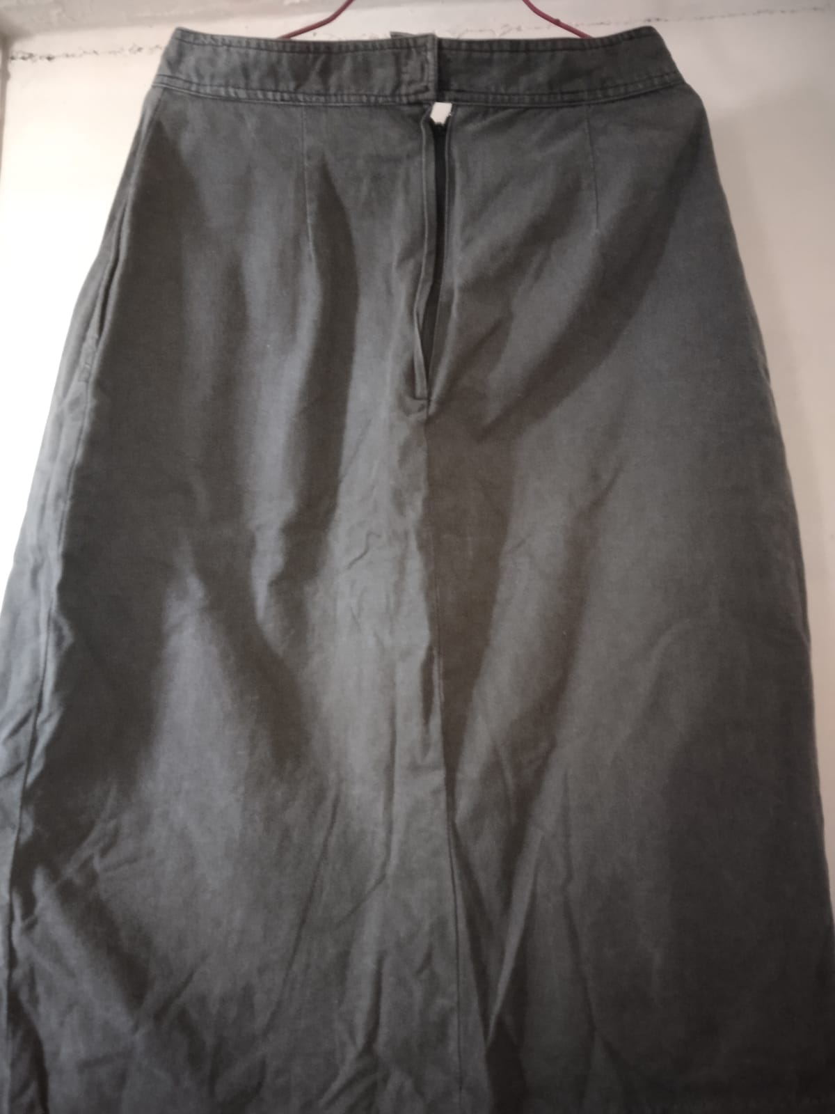 Chic Grey Midi Skirt