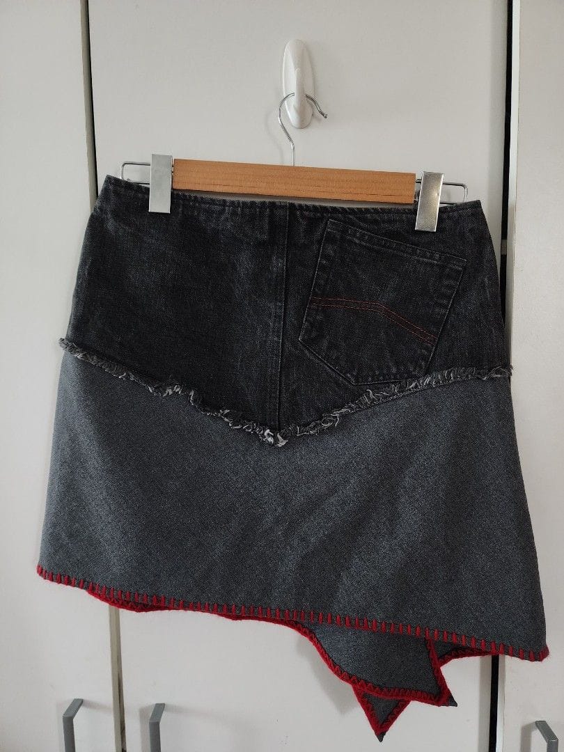 Armani Armani Y2K Grey Denim Skirt w/ Red Stitching - Cute AF! - Photo 2