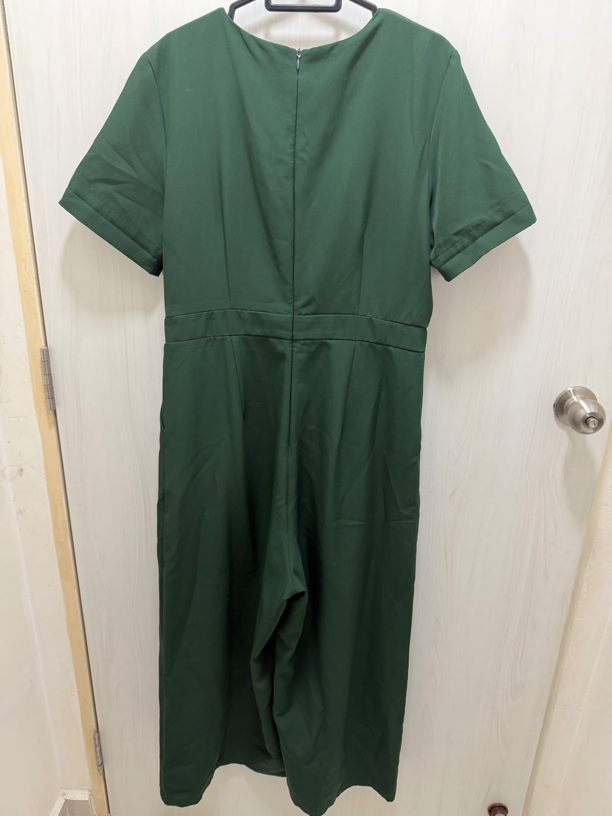 Chic Green Buttoned Jumpsuit - Photo 2