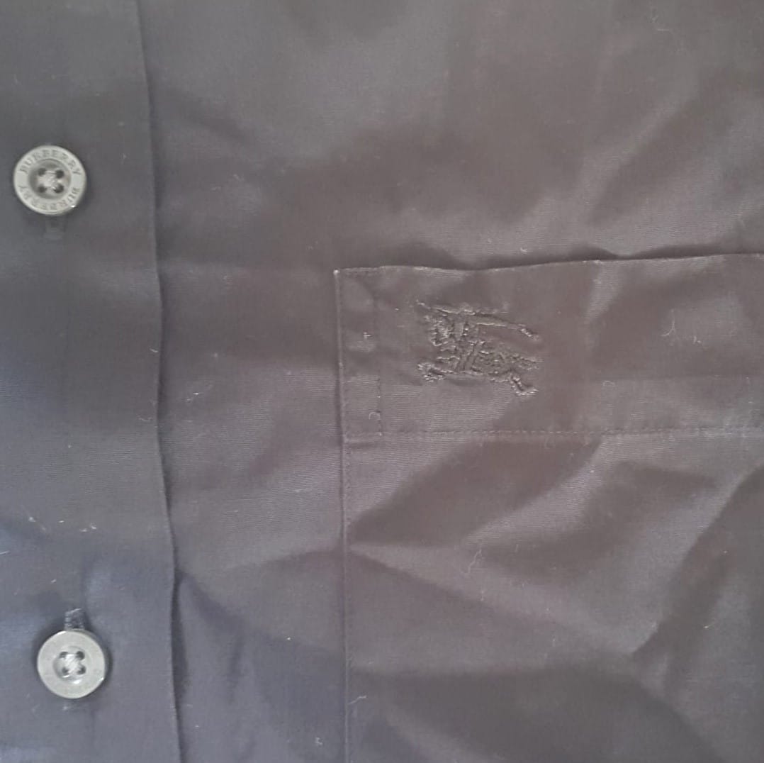 Burberry Original BURBERRY London Shirt, Classic BLACK Long-Sleeved Top, Cosmopolitan, Smart 7 Buttons Shirt, One Pocket, Japanese Inspiration, Luxury Lifestyle, Sleek Design, Sophistication, Streetwise, Timeless Appeal, Urban Living, Cult Street Fashion - Photo 6