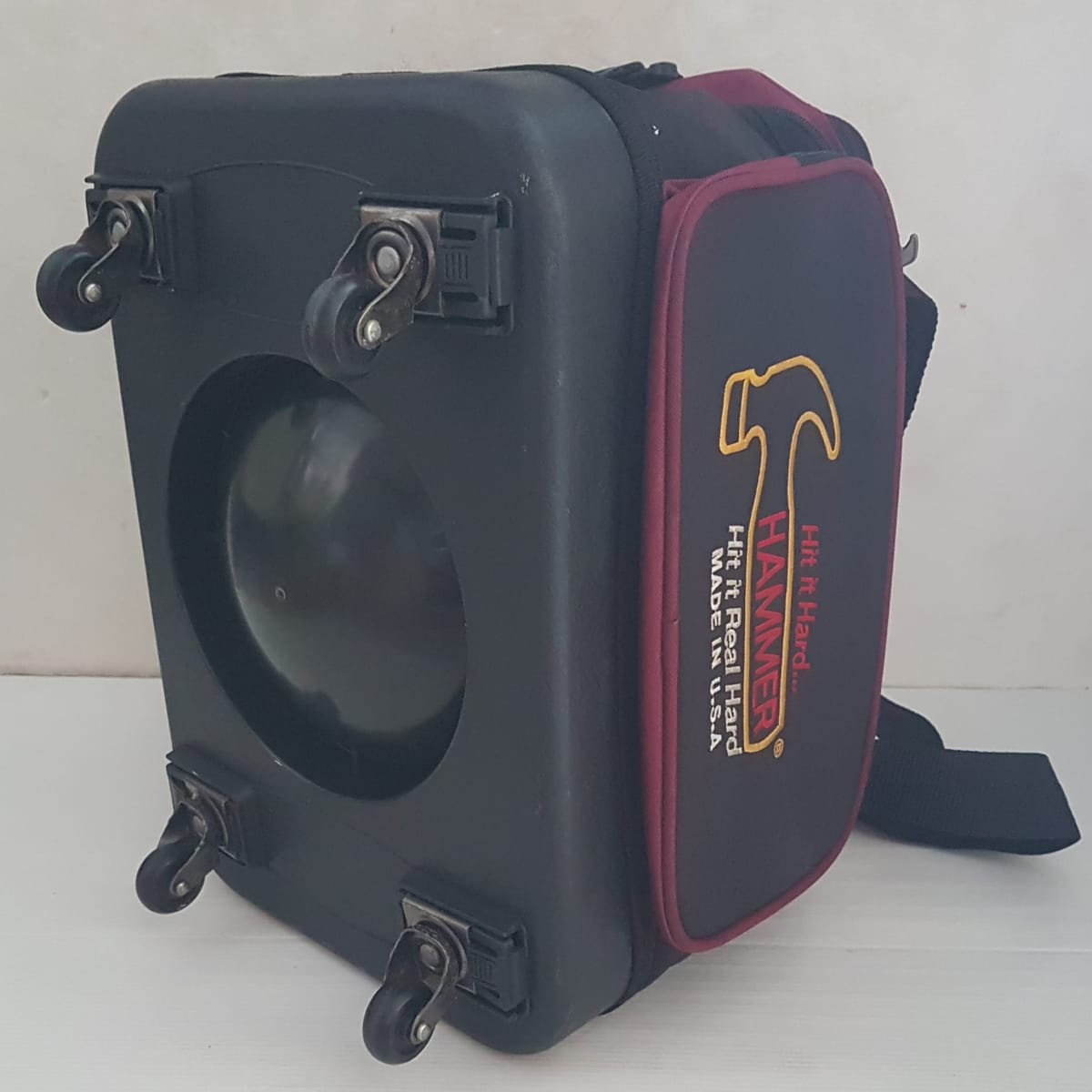 HAMMER Original HAMMER Bowling Ball Bag, Made in USA, Trolley Bag, Fab, Home of the Hammer, Cosmopolitan, Cool Black Design & Maroon Accents, Travel Bag, Sophistication, Tote Bag, Duffel, Urban Style, Pop Culture, Cult Street Fashion - Photo 3