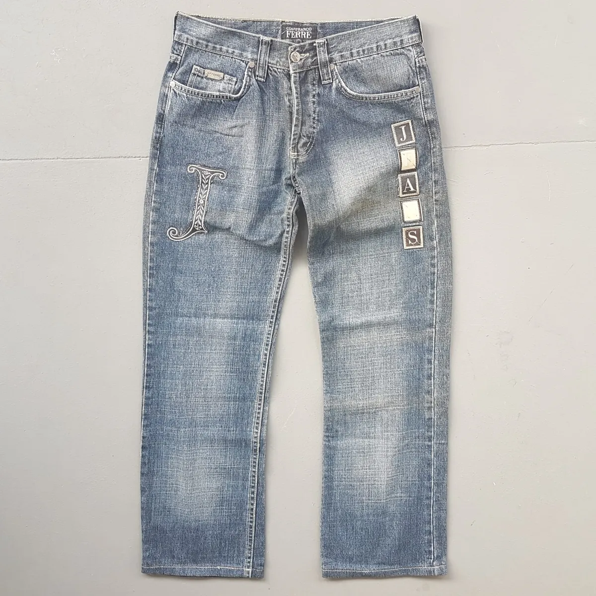 Gianfranco FERRE, ITALY Retro Gianfranco FERRE Denim Jeans, Size 31 Bootcut Jeans, Exquisite GF Patches, Cosmopolitan, Cool Flare Bottoms, ITALIAN Designer Wear, Sophistication, Nostalgic Appeal, Vintage Pants, Timeless Classic, Luxury Living, Pop Culture, Cult Street Fashion - Photo 3